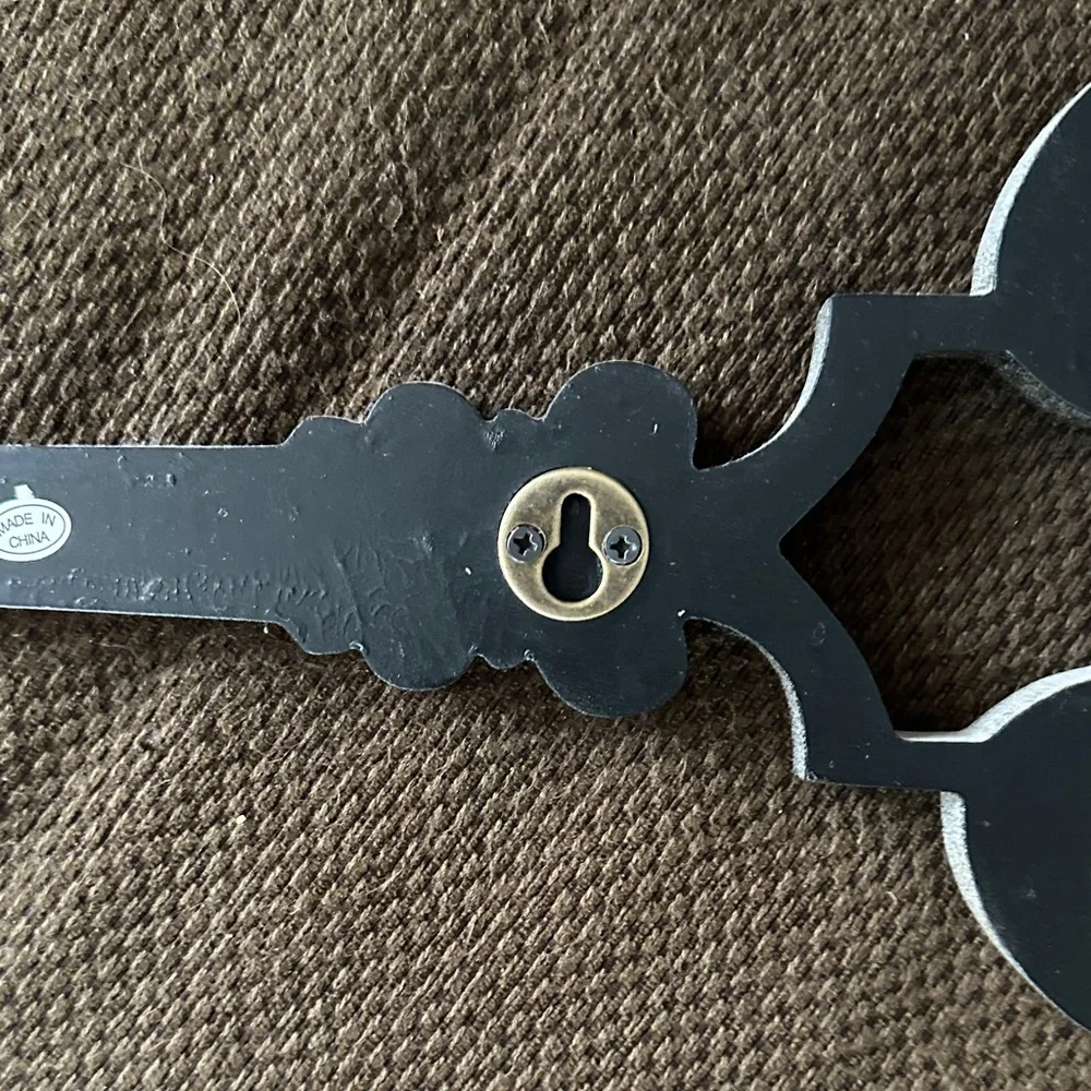 Rustic Brown Wall Key Decor - Picture 6 of 9